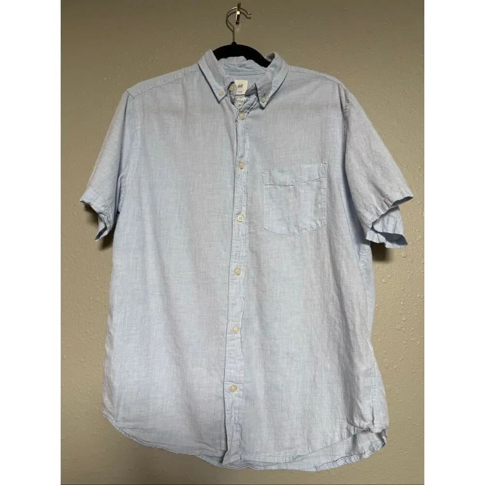 H&M L.O.G.G. Light Blue Short Sleeve Button-Down Shirt (Men’s Medium)